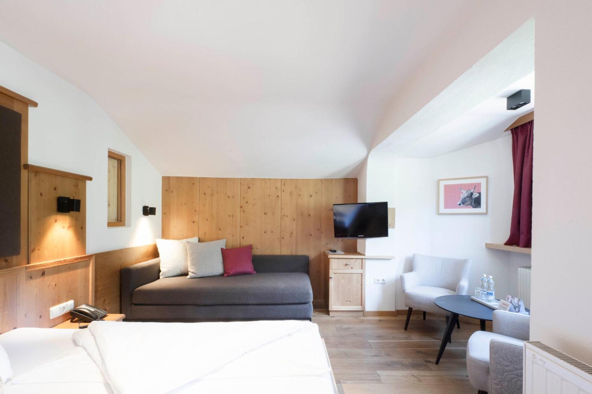 Lifestylepanoramahotel Erika Superior นอยชติฟ อิม ชตูไปทัล ภายนอก รูปภาพ