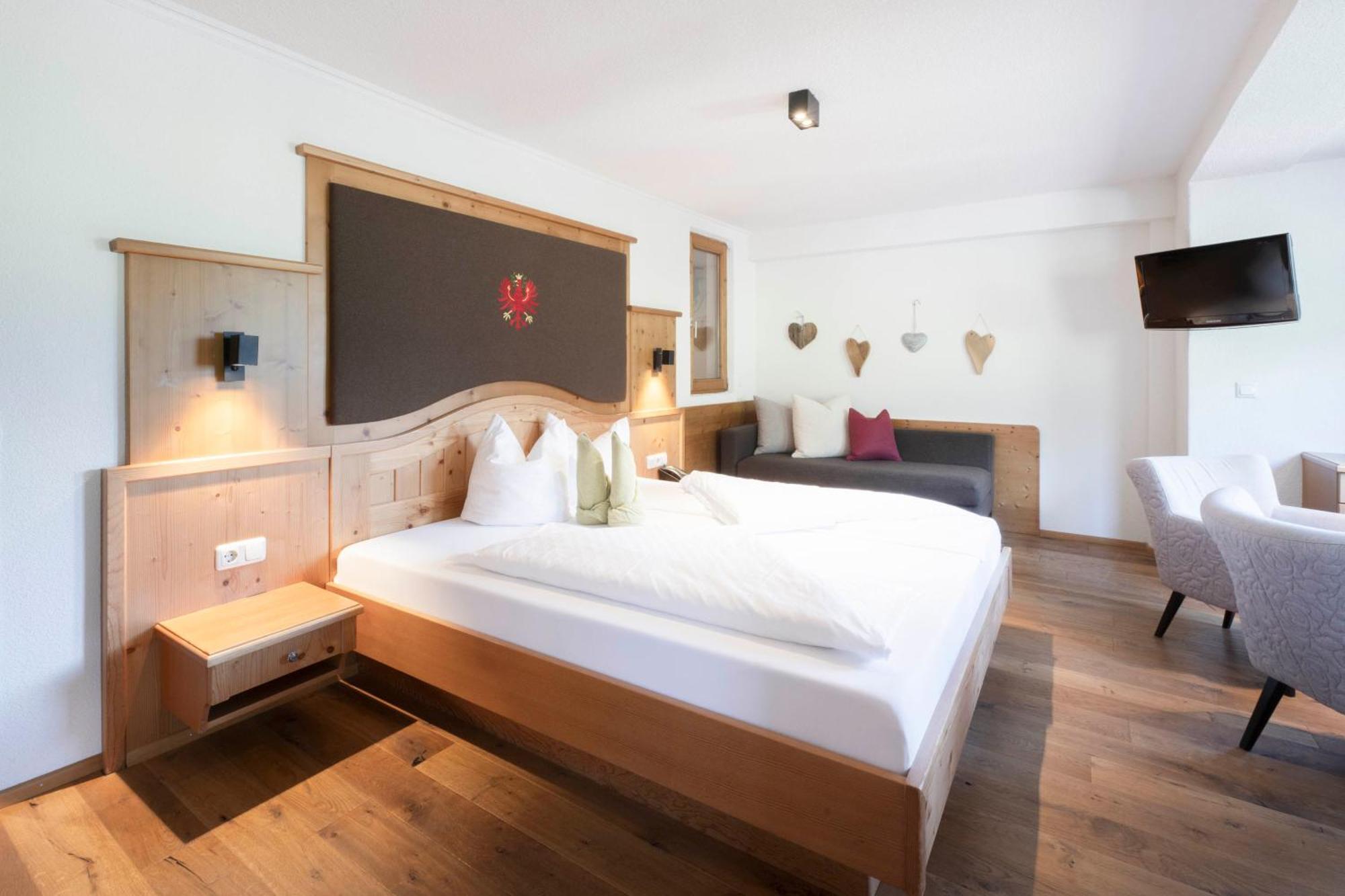 Lifestylepanoramahotel Erika Superior นอยชติฟ อิม ชตูไปทัล ภายนอก รูปภาพ