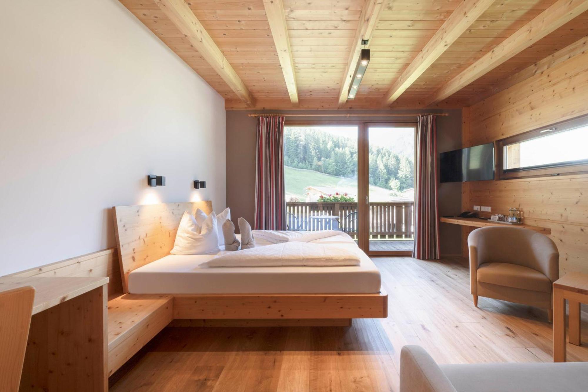 Lifestylepanoramahotel Erika Superior นอยชติฟ อิม ชตูไปทัล ภายนอก รูปภาพ